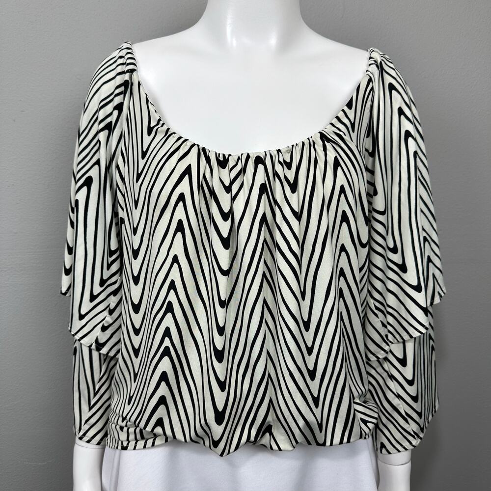 T Bags Los Angeles Peasant Top Sz S Black White Zig Zag Liquid Knit Slit Sleeve‎